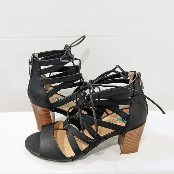 Me too leather sandals - Picture 1 of 16